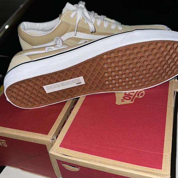 Vans - Picture 4 of 4